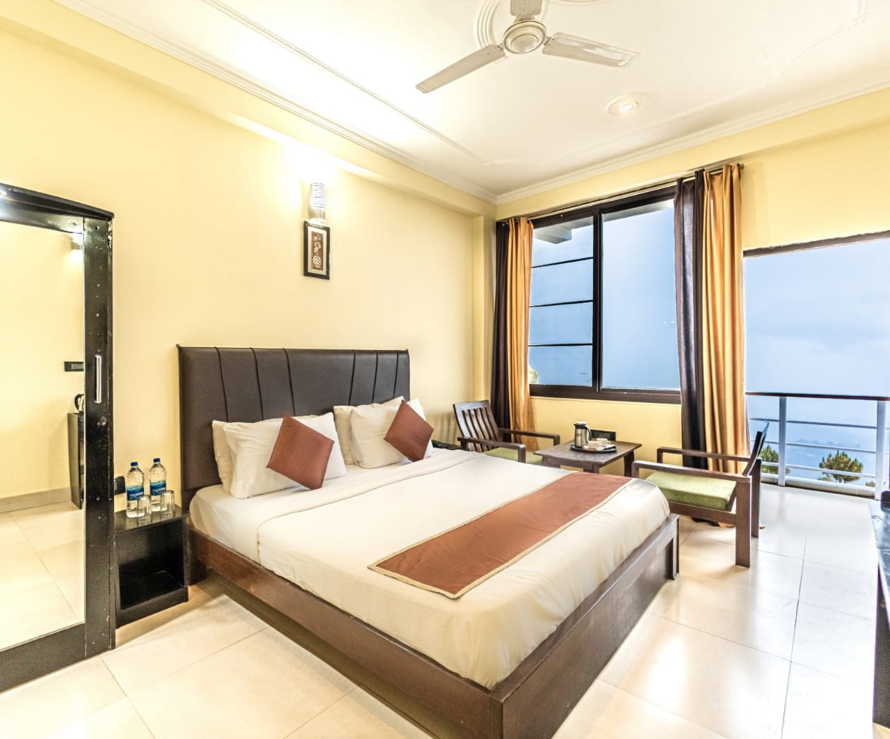 Super Deluxe Valley View Suite